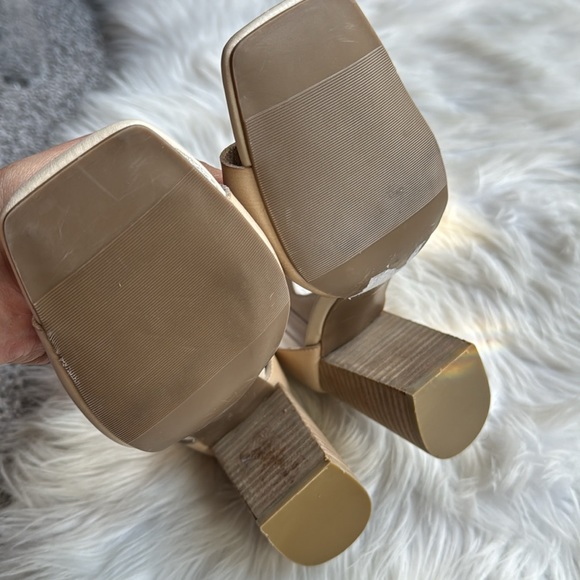 Madden Girl Reveal Ankle Strap Heels Nude Tan Block Stacked Wood NWOB Sz 9.5 - Picture 13 of 13